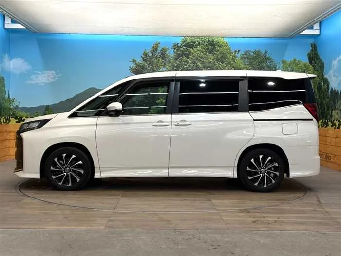 Toyota Noah 2023 — миниатюра 5