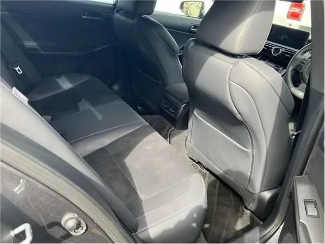 Toyota IQ IS300HFM3 2023 — миниатюра 3