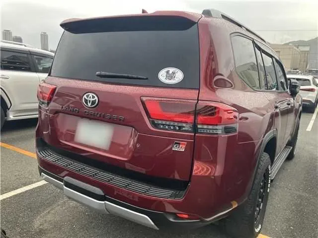 Toyota Land Cruiser GRSport 2023 — миниатюра 2