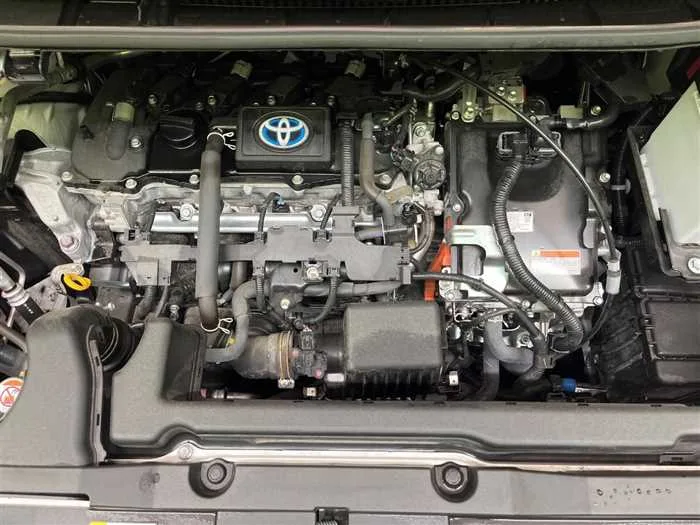 Toyota Voxy 2024 — миниатюра 2