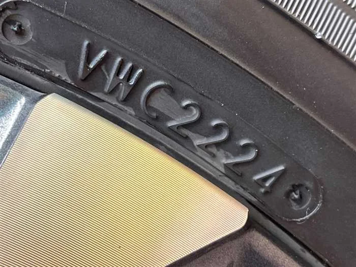 Toyota Voxy 2024 — миниатюра 3