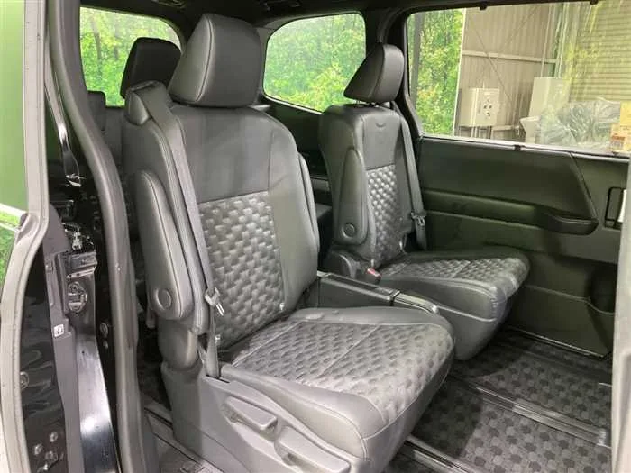 Toyota Voxy 2024 — миниатюра 5