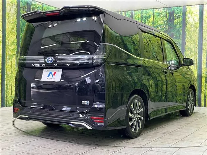 Toyota Voxy 2024 — миниатюра 3