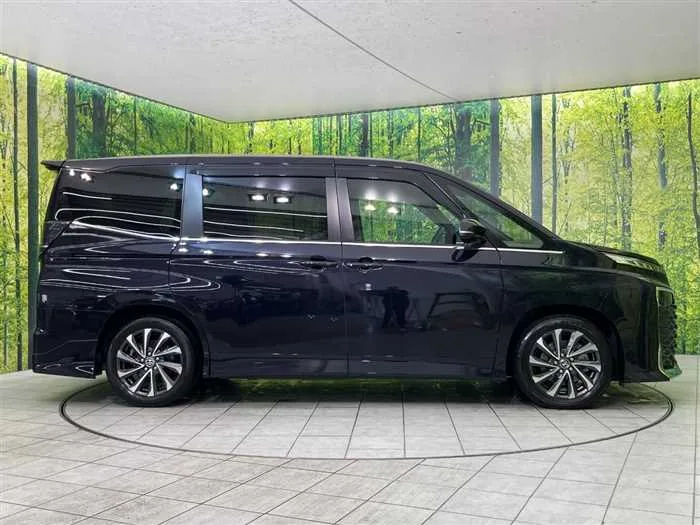 Toyota Voxy 2024 — миниатюра 5