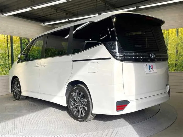 Toyota Voxy 2025 — миниатюра 3