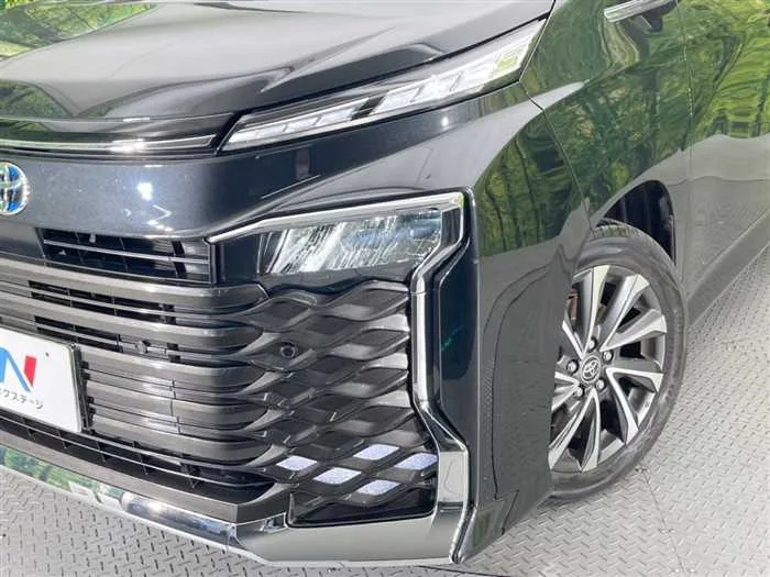 Toyota Voxy 2024 — миниатюра 3