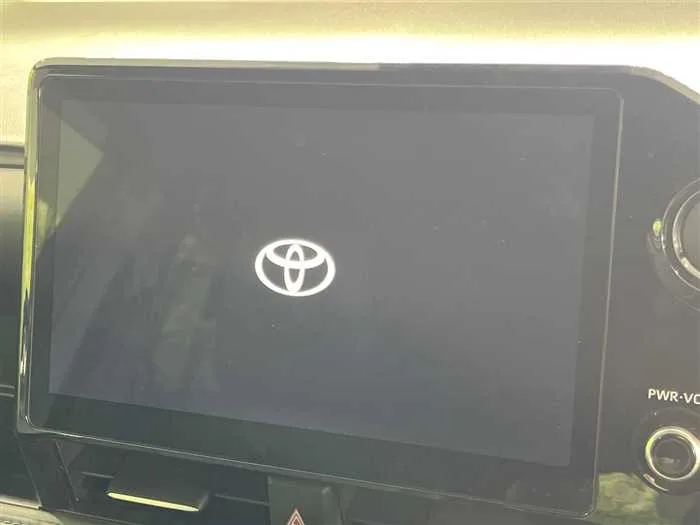 Toyota Voxy 2024 — миниатюра 2