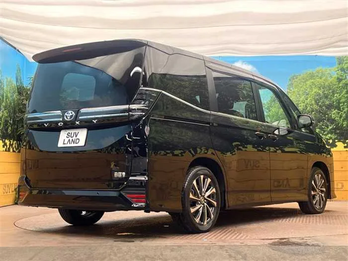 Toyota Voxy 2025 — миниатюра 3