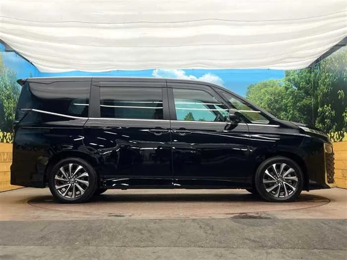 Toyota Voxy 2025 — миниатюра 5