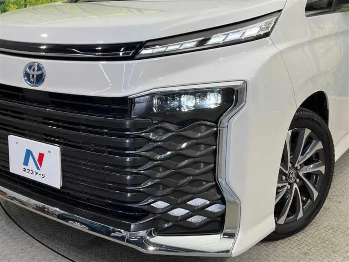 Toyota Voxy 2025 — миниатюра 3