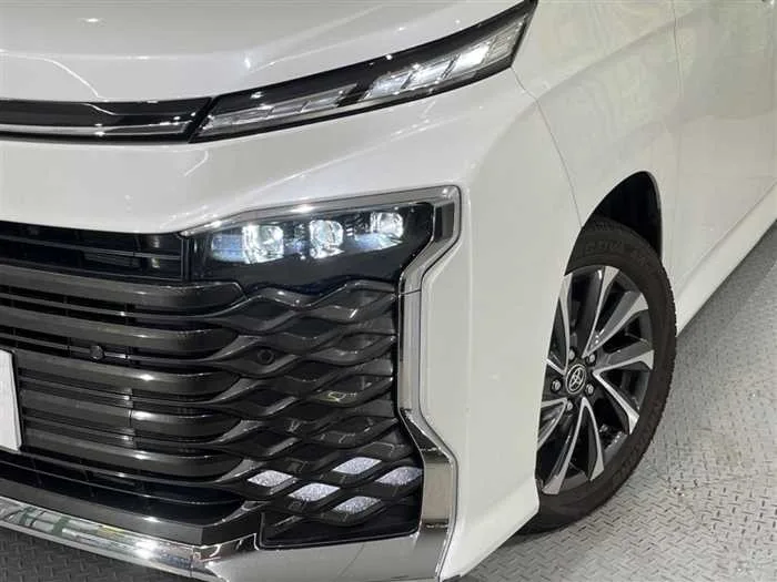 Toyota Voxy 2025 — миниатюра 5