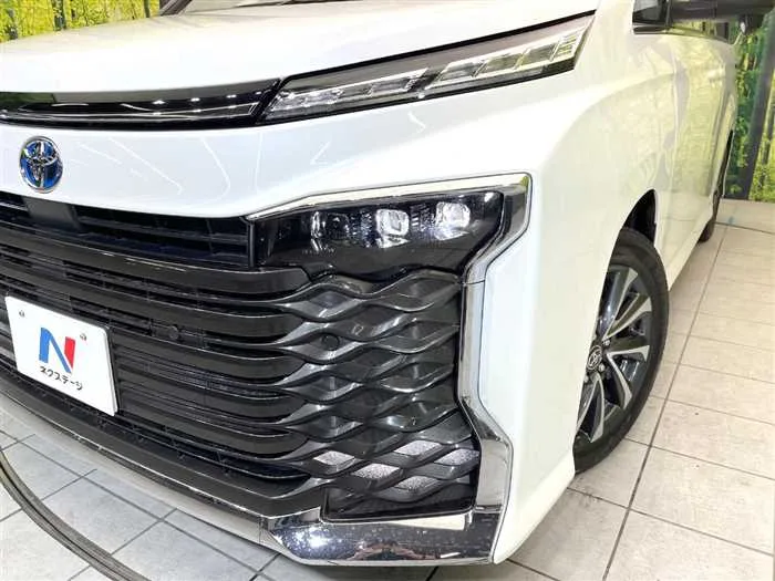 Toyota Voxy 2025 — миниатюра 3