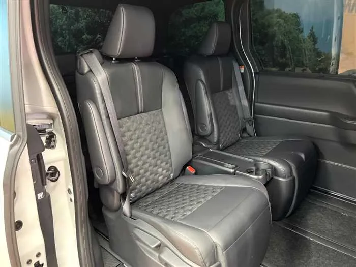 Toyota Voxy 2026 — миниатюра 3