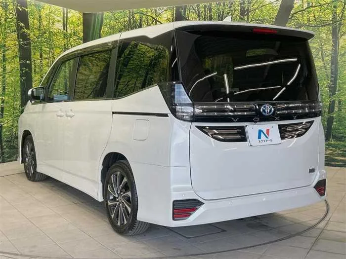 Toyota Voxy 2024 — миниатюра 5