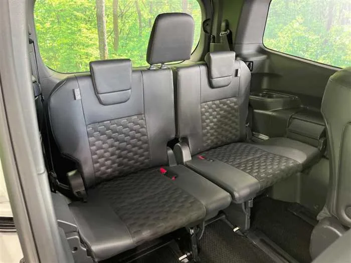 Toyota Voxy 2025 — миниатюра 3