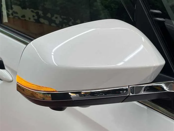 Toyota Voxy 2023 — миниатюра 2