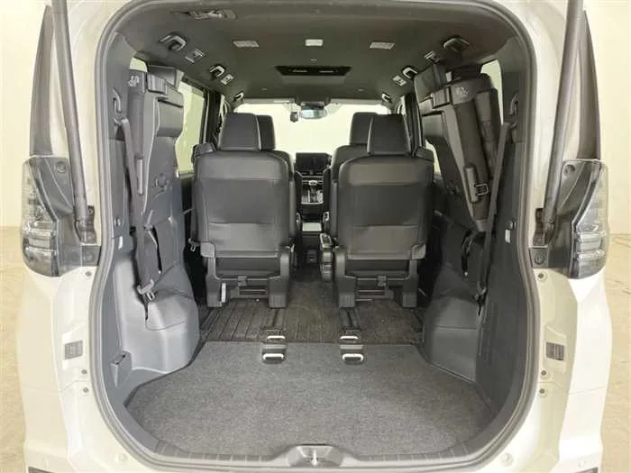 Toyota Voxy 2024 — миниатюра 5