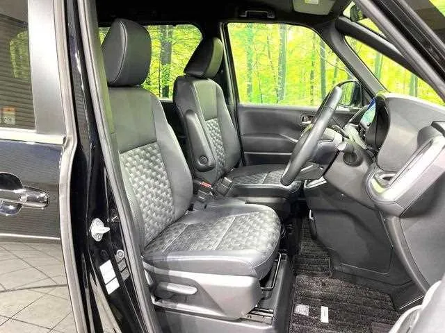 Toyota Voxy 2024 — миниатюра 3
