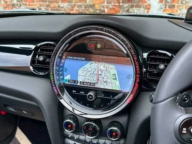 BMW MINI 2024 — миниатюра 2