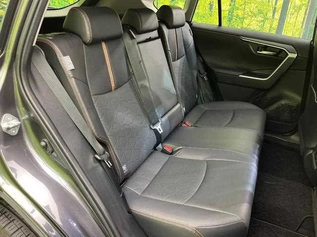 Toyota RAV4 2023 — миниатюра 3