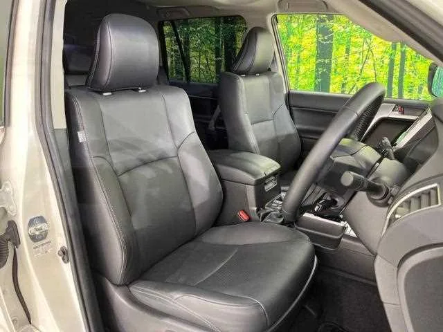 Toyota Land Cruiser Prado 2023 — миниатюра 5