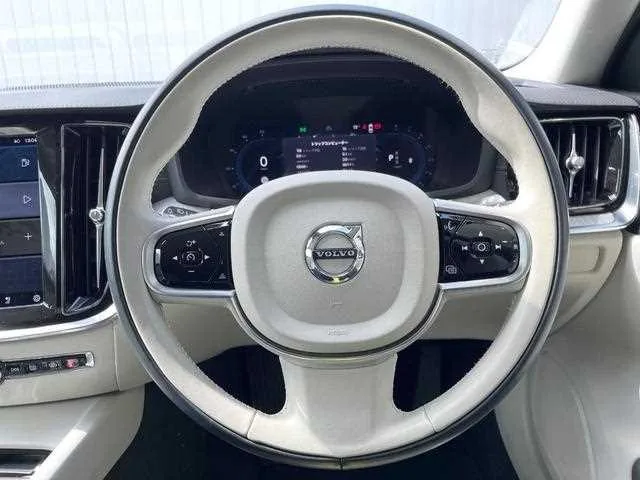 Volvo V60 2023 — миниатюра 3