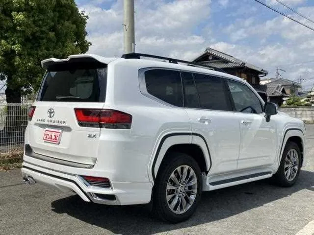 Toyota Land Cruiser 2024 — миниатюра 2