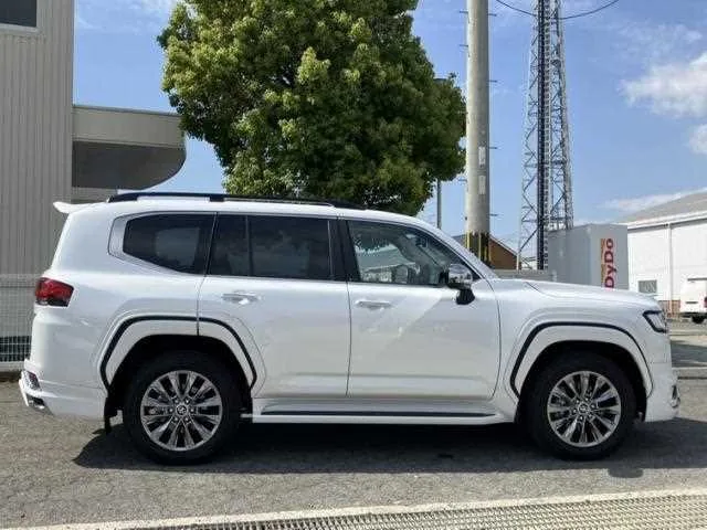 Toyota Land Cruiser 2024 — миниатюра 4