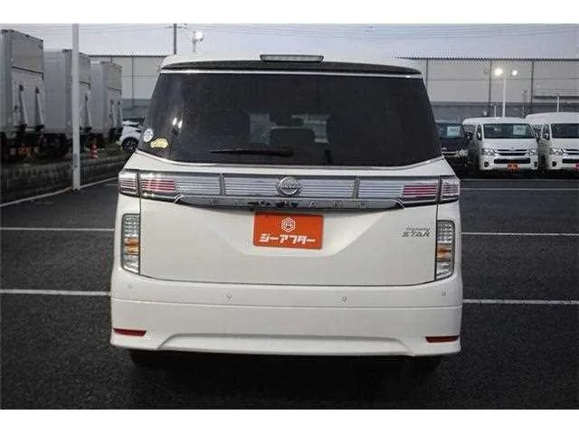 Nissan Elgrand 2024 — миниатюра 5