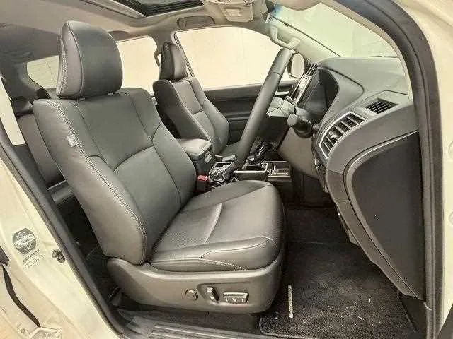Toyota Land Cruiser Prado 2022 — миниатюра 2
