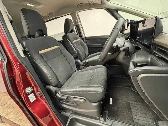 Nissan Serena 2023 — миниатюра 2