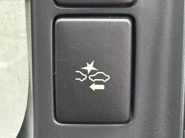 Toyota Hiace Van 2023 — миниатюра 3