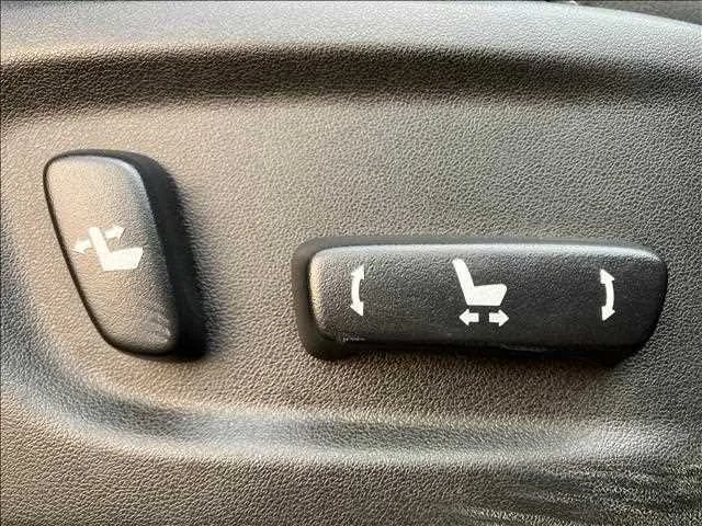 Toyota Land Cruiser Prado 2023 — миниатюра 3