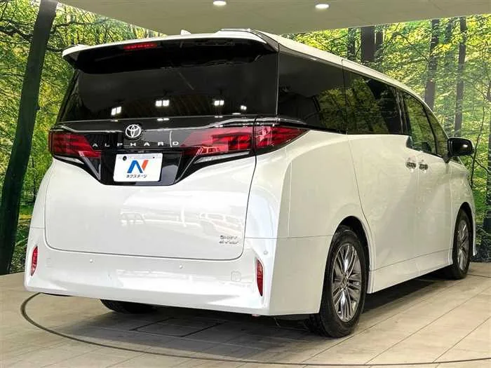 Toyota Alphard Hybrid 2024 — миниатюра 3