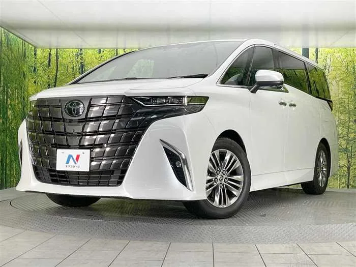 Toyota Alphard Hybrid 2023 — фото 1, купить с доставкой в Москву