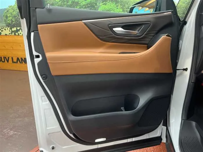 Toyota Vellfire 2024 — миниатюра 2