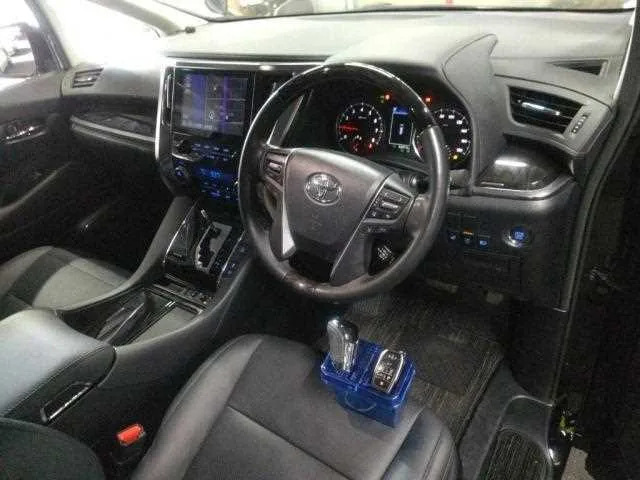 Toyota Alphard G 2023 — миниатюра 3