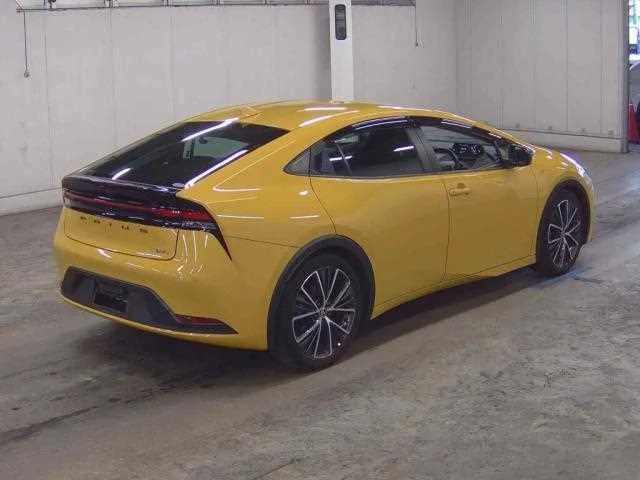 Toyota Prius 2023 — миниатюра 2