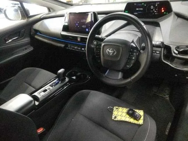 Toyota Prius 2023 — миниатюра 3