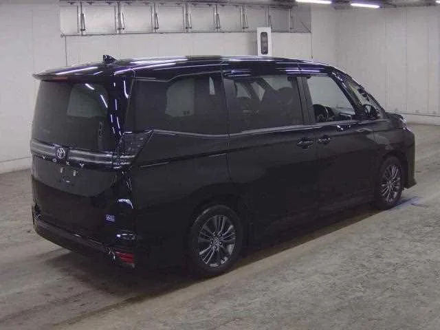 Toyota Voxy 2023 — миниатюра 5