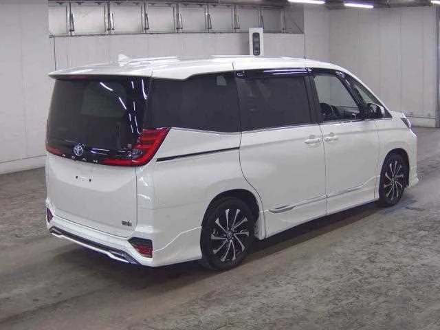 Toyota Noah 2024 — миниатюра 5