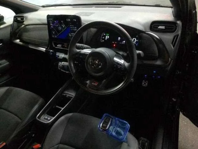 Toyota AQUA 2024 — миниатюра 3