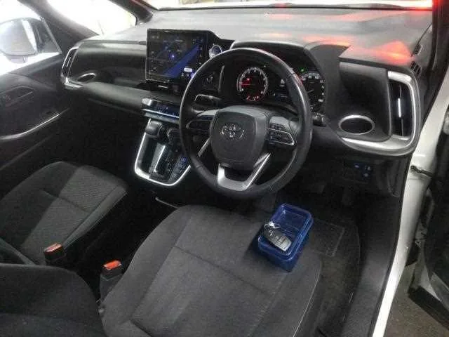 Toyota Noah 2023 — миниатюра 3