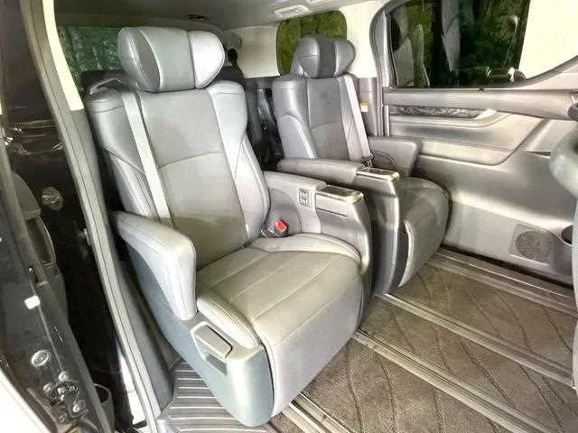 Toyota Alphard G 2023 — миниатюра 3