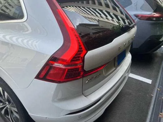 Volvo XC60 2022 — миниатюра 2