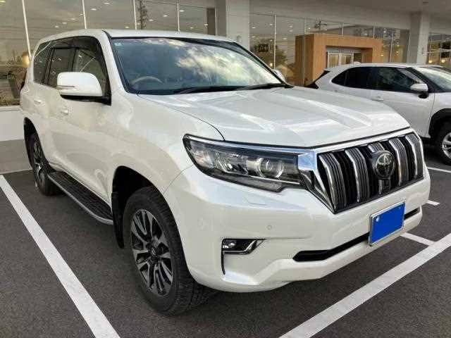Toyota Land Cruiser Prado 2022 — фото 1, купить с доставкой в Москву