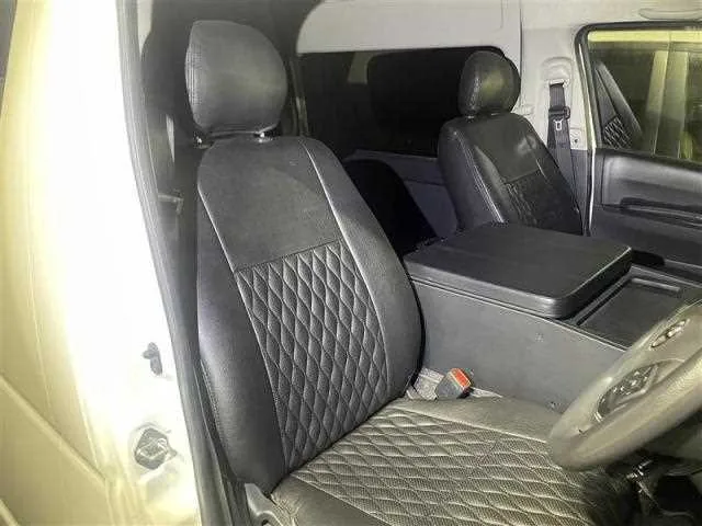 Toyota Hiace Commuter GL 2024 — миниатюра 3