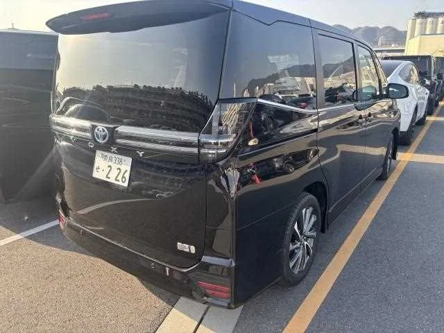 Toyota Voxy 2024 — миниатюра 4