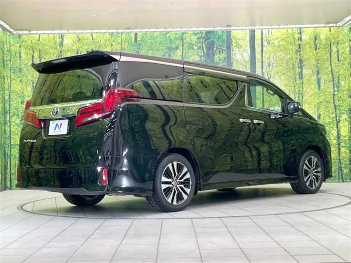 Toyota Alphard 2022 — миниатюра 3
