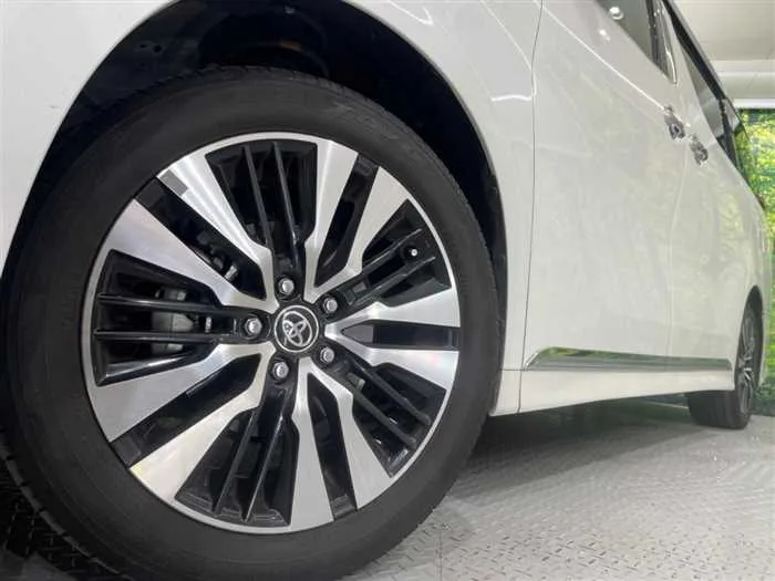 Toyota Alphard 2022 — миниатюра 2